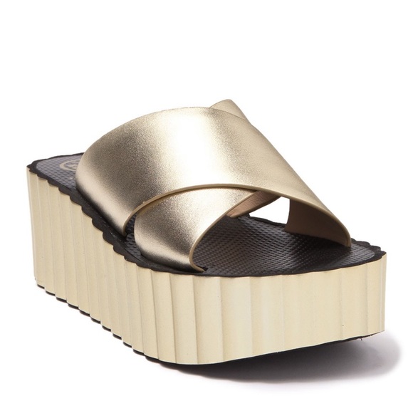 tory burch scallop platform sandal